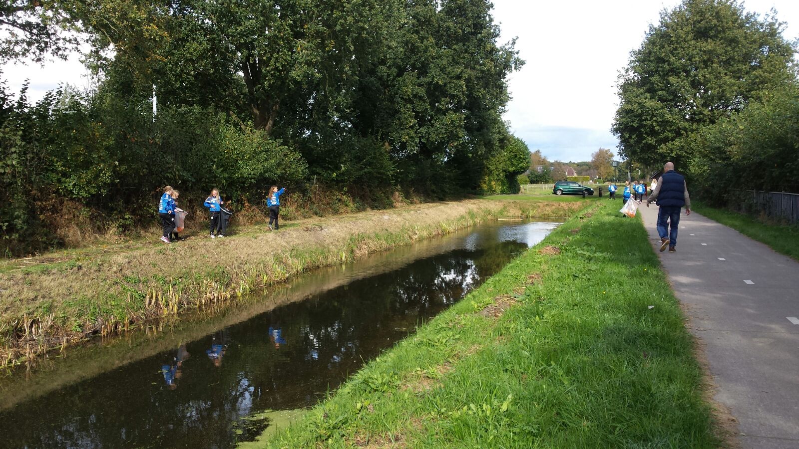 2016 10 08 HHV D1 kampioen in afval verzamelen 6